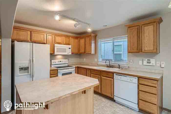 2820 187th St E - Photo 3 of 18