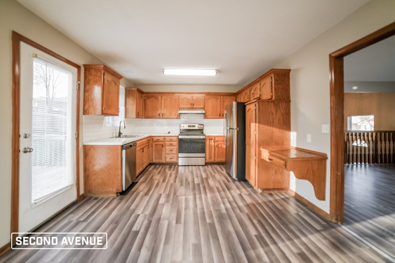 1720 S Whitney Dr - Photo 3 of 16