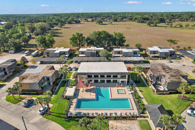 2989 Poplar Avenue - Photo 6 of 23