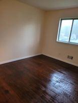 1811 Edgewood Dr #1 - Photo 4 of 12