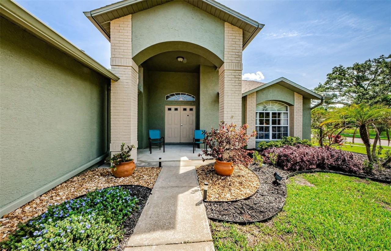 6040 Country Ridge Ln - Photo 2 of 50