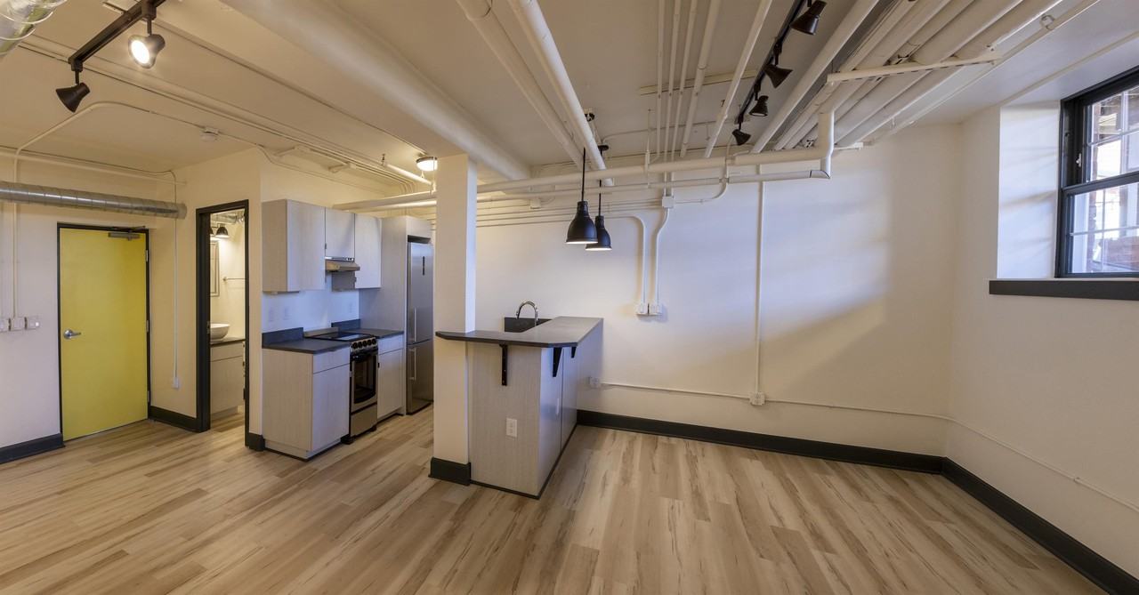 210 East Street - 104 #104 - Photo 4 of 9