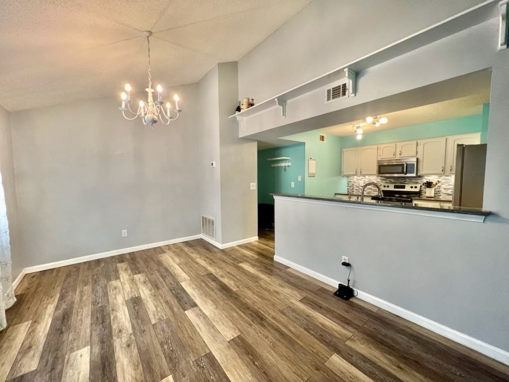 520 Springwood Way #1 - Photo 5 of 17