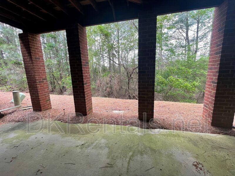 6008 Manchester Cir - Photo 2 of 15