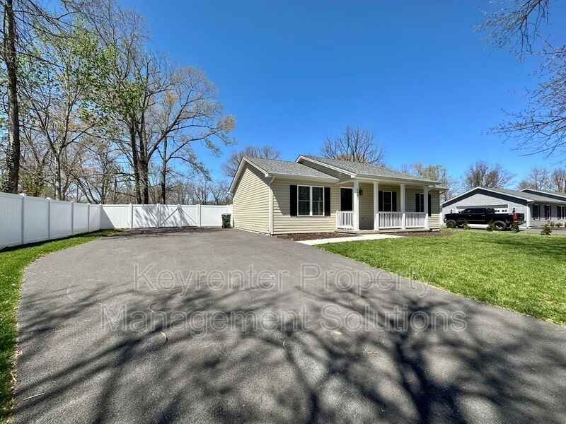 2991 Lyndhurst Rd - Photo 2 of 21