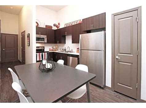 139 N 18th St - Photo 2 of 3