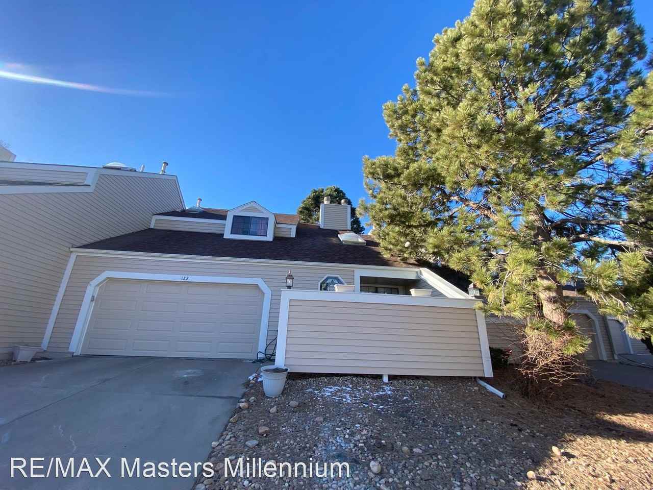 122 S Fraser Cir - Photo 2 of 27