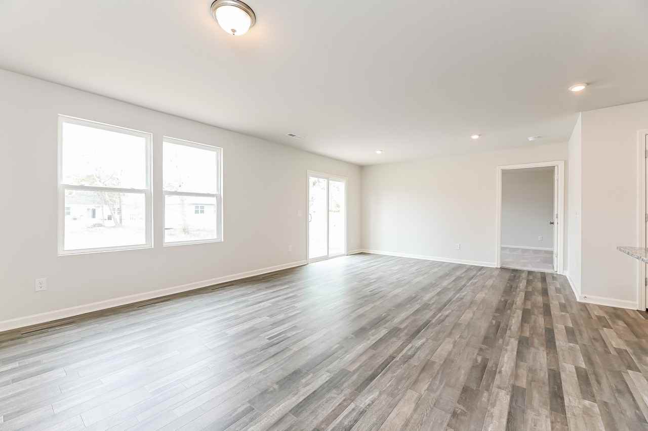 2167 Bayside Dr Sw - Photo 2 of 20