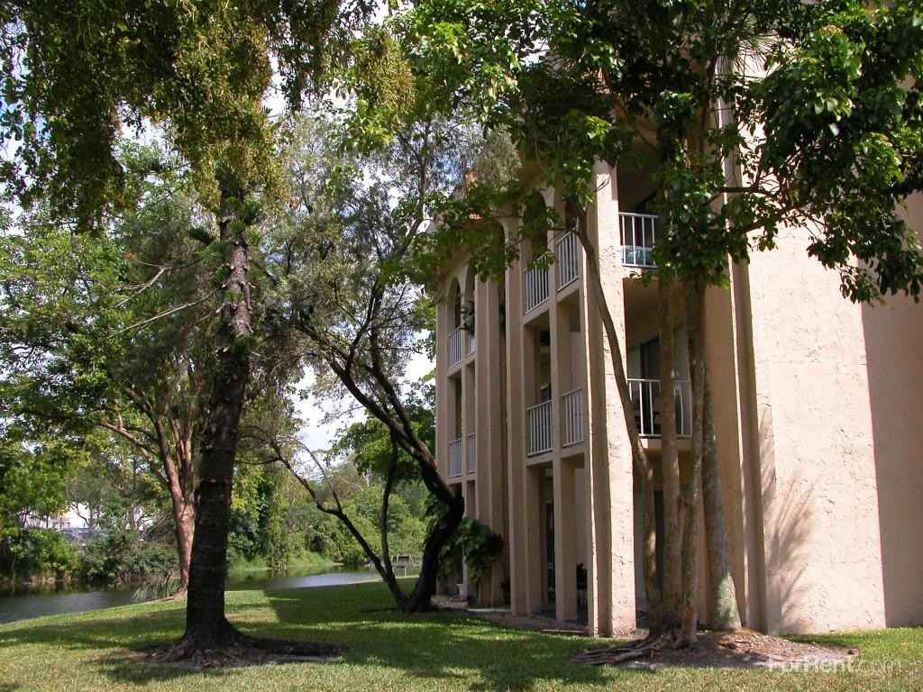 Horizons - Photo 2 of 14