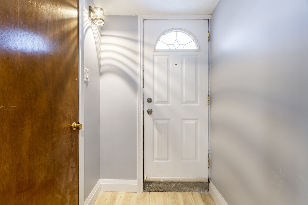 3926 Midhurst Lane - Photo 3 of 14