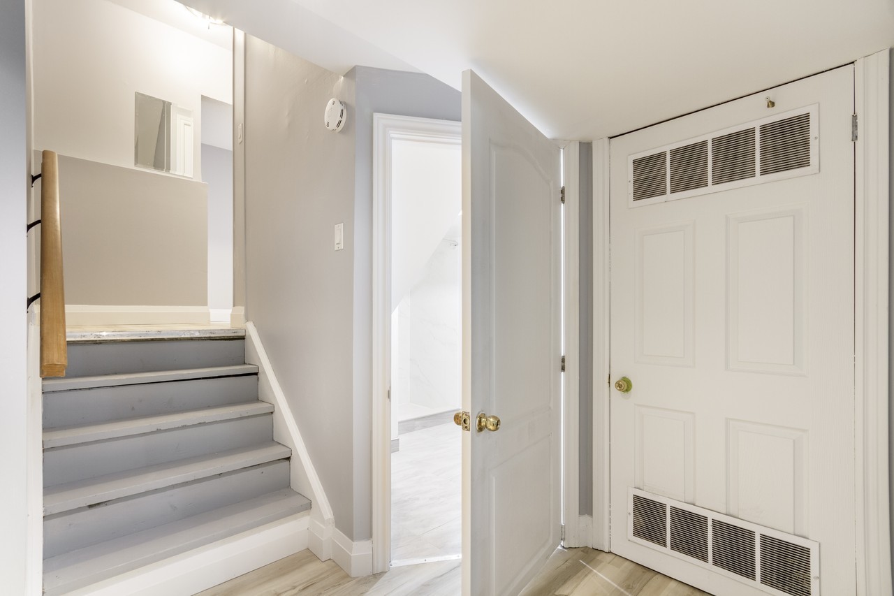 3926 Midhurst Lane - Photo 4 of 14