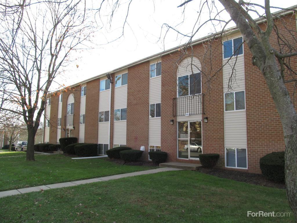 Woodlawn Village Apartments - Photo 2 of 5