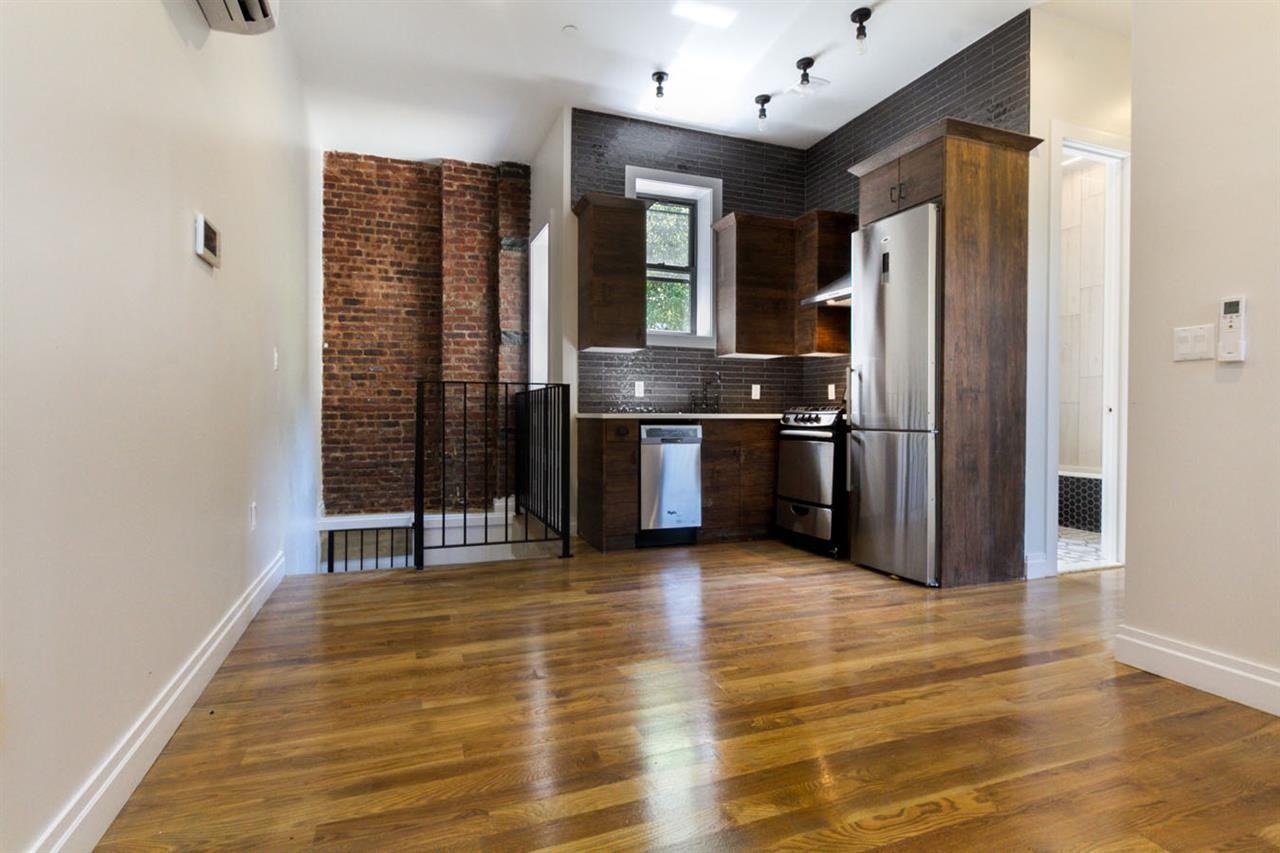 752 Onderdonk Ave #3L - Photo 2 of 6