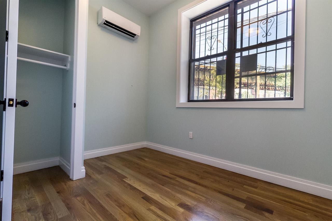 752 Onderdonk Ave #3L - Photo 3 of 6