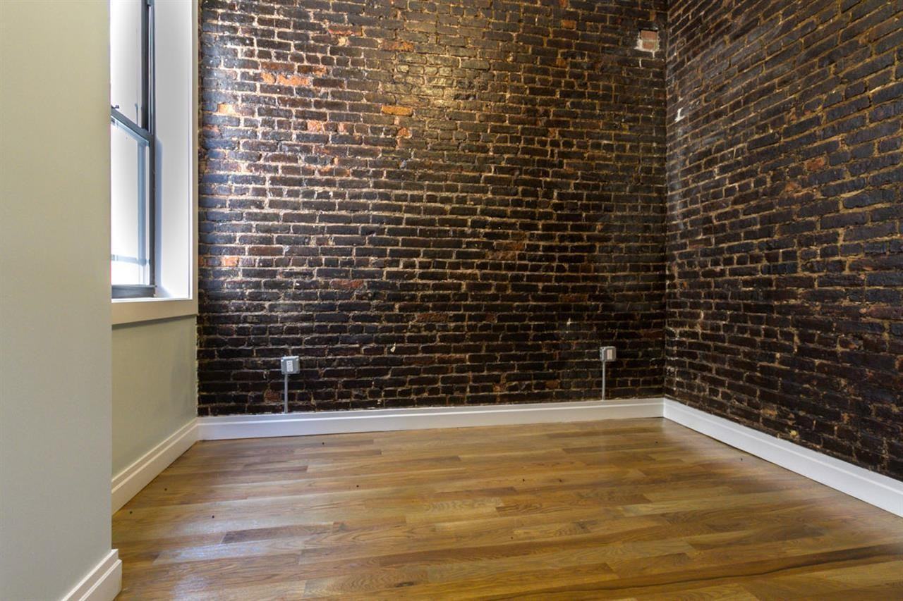 752 Onderdonk Ave #3L - Photo 5 of 6