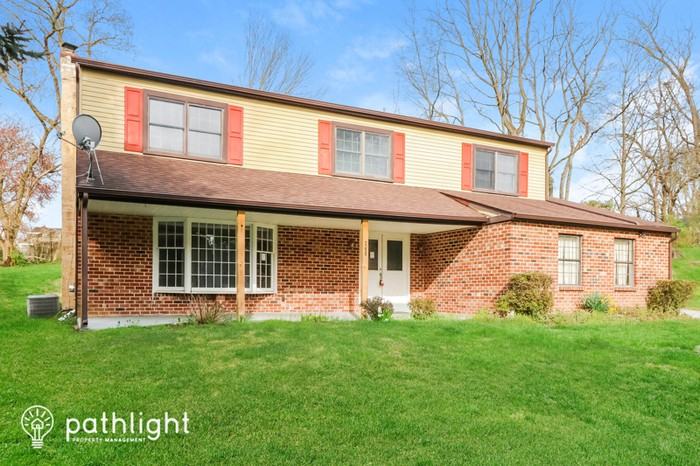 745 Windsor Pl - Photo 2 of 18