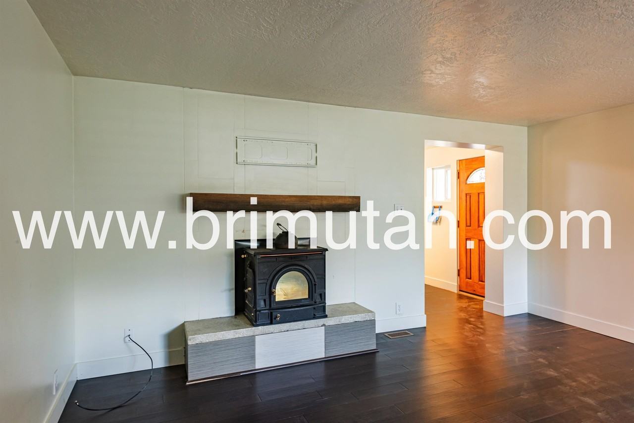 1313 E 8425 S #1 - Photo 4 of 26