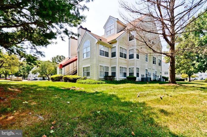 1001 Summerglenn Ct #1 - Photo 3 of 14