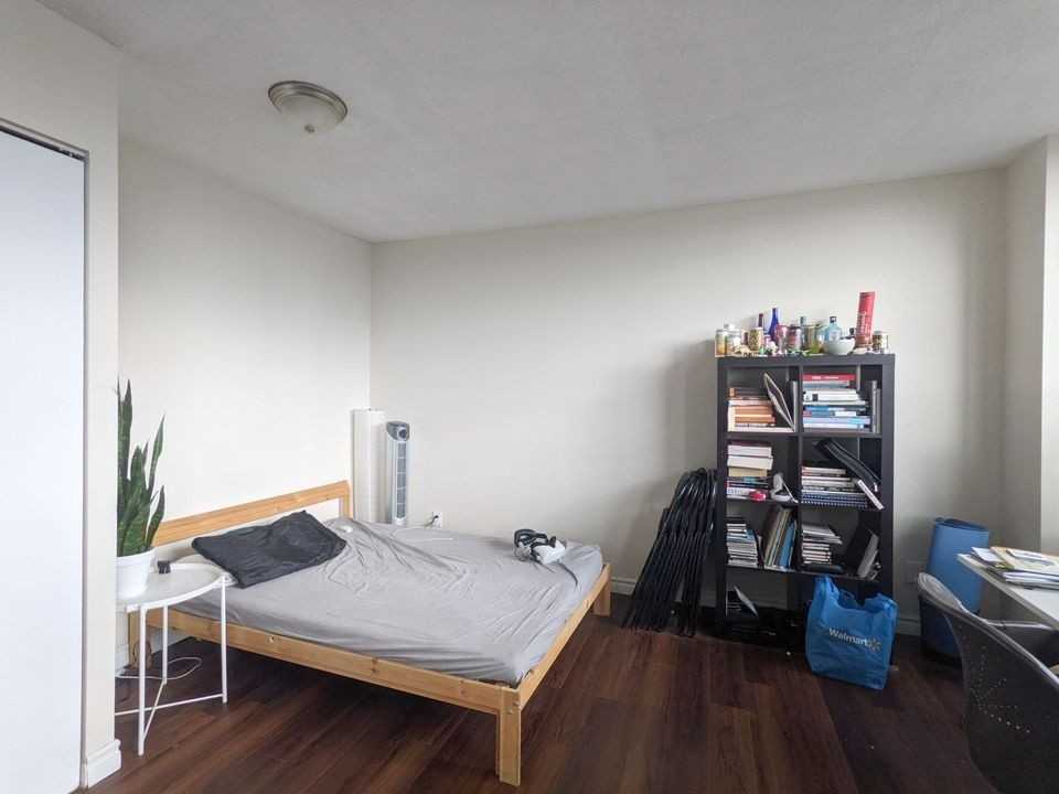 Elm Street, Toronto, ONTARIO M5T 1K5 Studio Apartment for 1,890/month