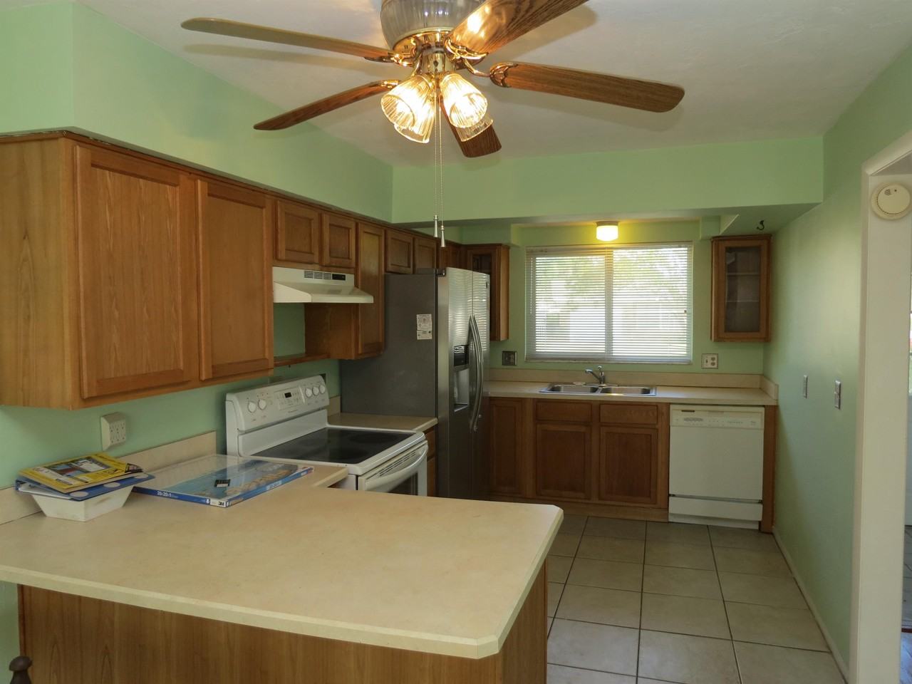 90 Dawn Dr #1 - Photo 3 of 11