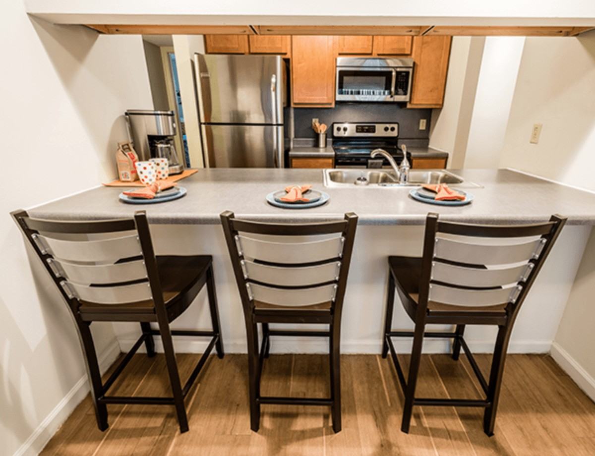 101 E Green St - Photo 3 of 15