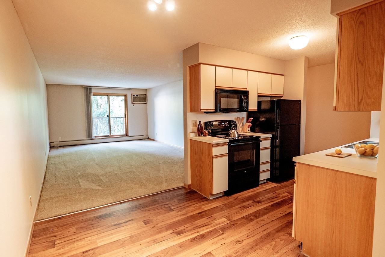 Plymouth Square - Photo 2 of 21