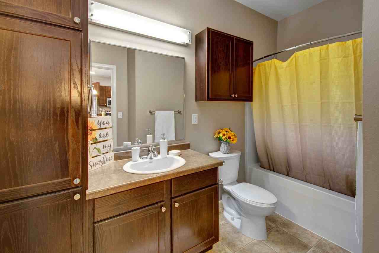 Dakota Commons Apartment Homes - Photo 3 of 12