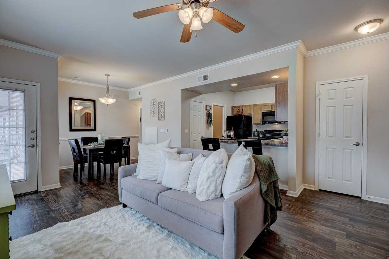 Lincoln at Central Park - Photo 2 of 20