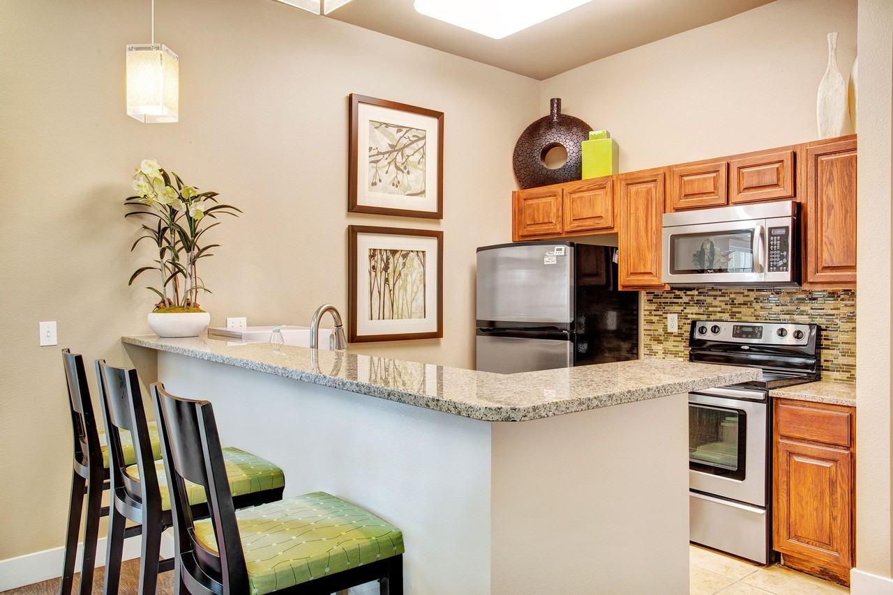 Legends at River Oaks Apartments 9425 S Riverside Dr, Sandy, UT 84070