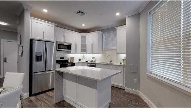 Fairfield Metro At Farmingdale Village - Photo 5 of 18