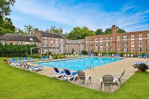 featured image of 2907 N High St