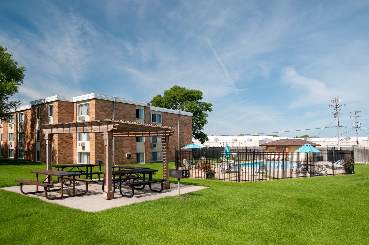 Stonegate - Photo 7 of 25