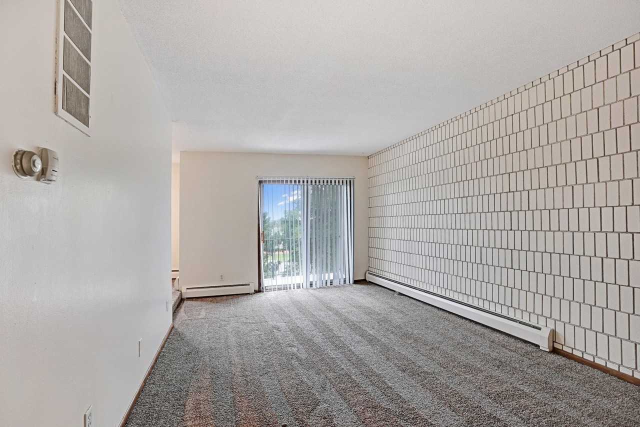 Masada Manor - Photo 5 of 14