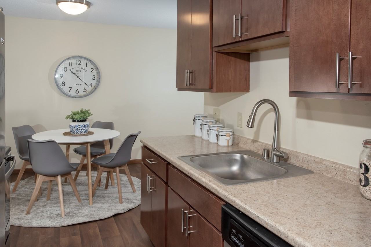 River 10 Apartments - Photo 2 of 43