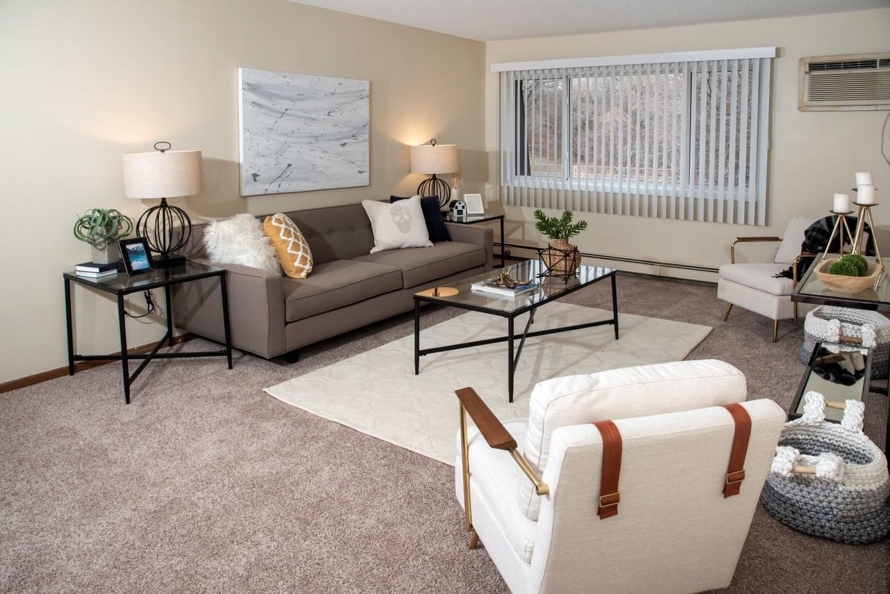 River 10 Apartments - Photo 4 of 43