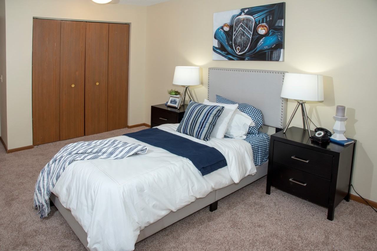 River 10 Apartments - Photo 7 of 43