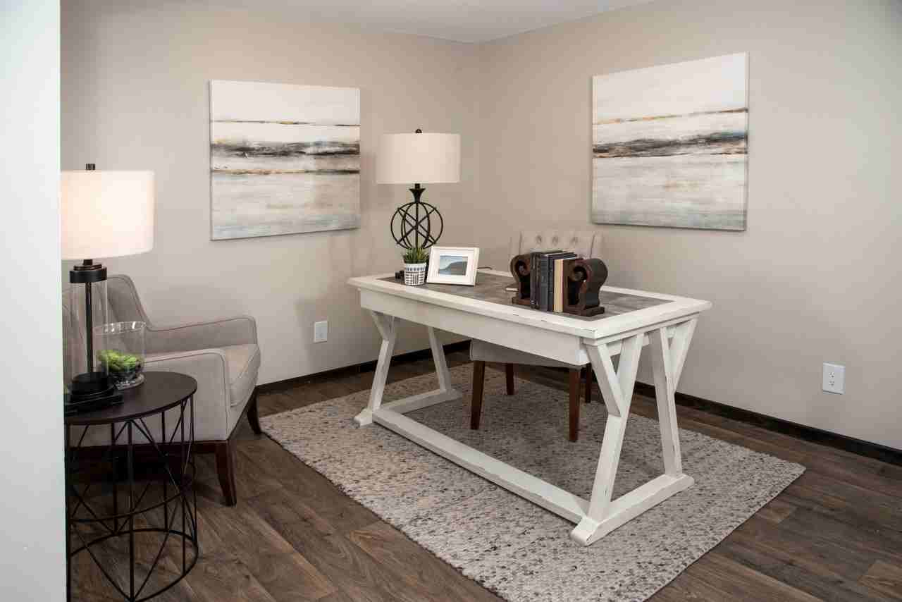 Chateau Apartments - Photo 6 of 28