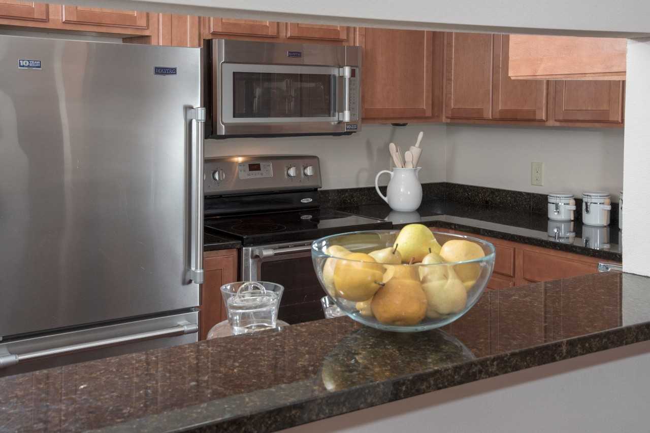 Cornelia Place - Photo 3 of 48