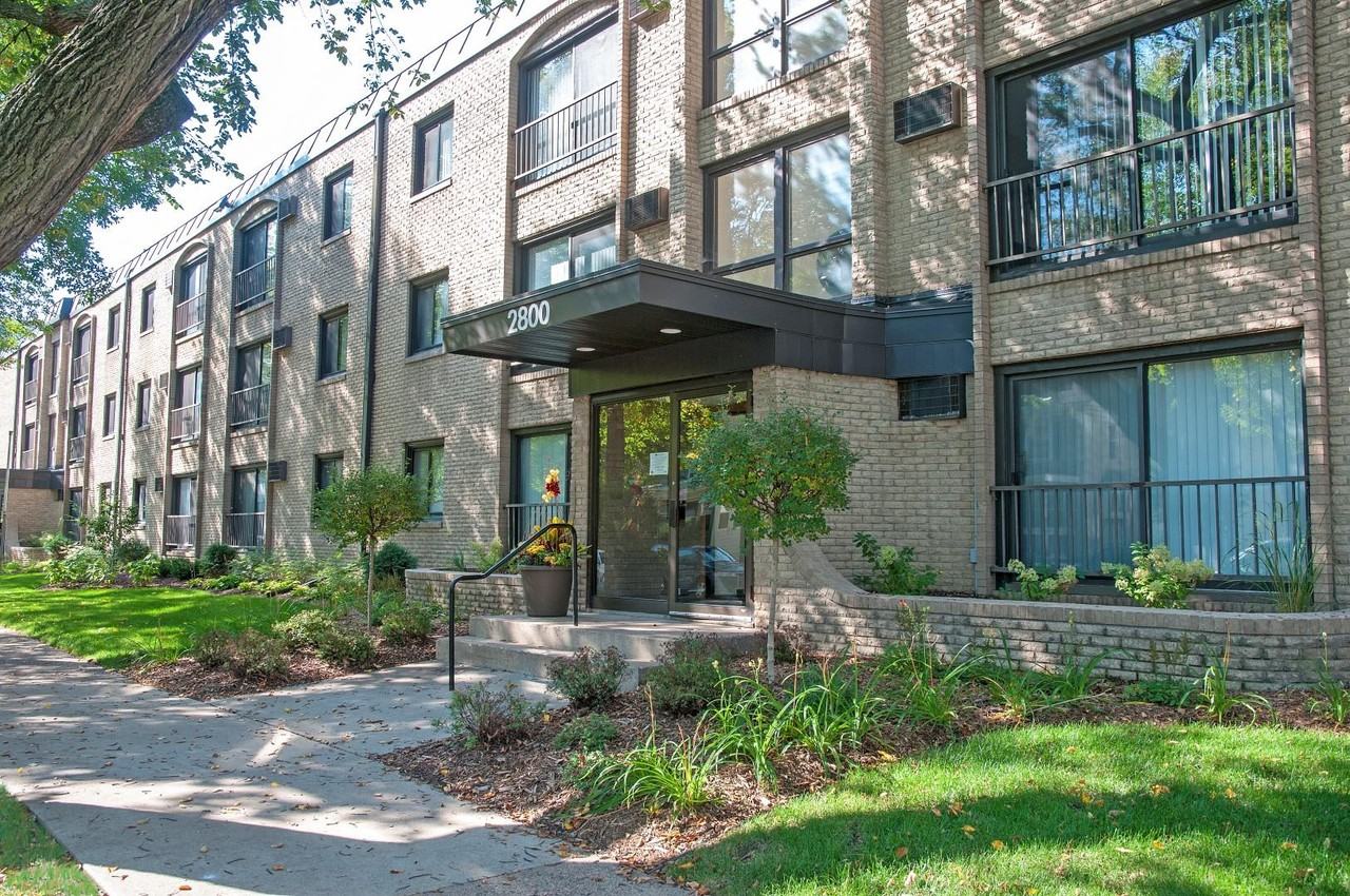 2800 Girard Apartments - Photo 7 of 33