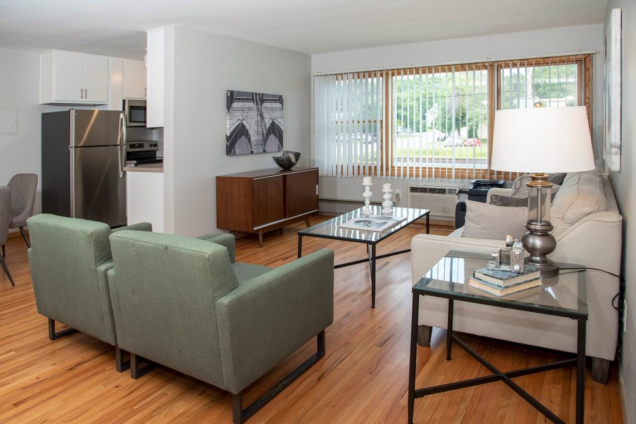 South Highland - Photo 5 of 24