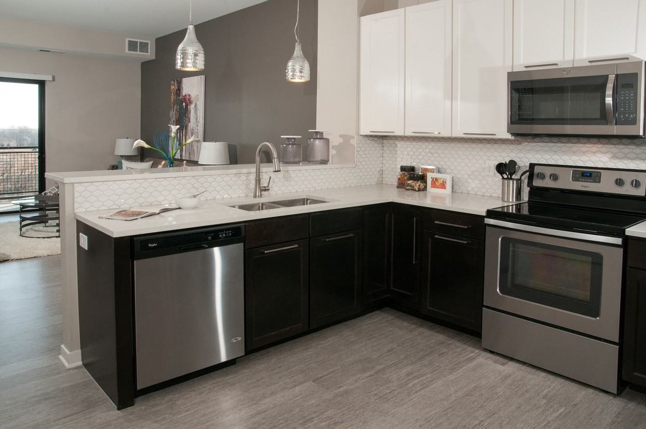 The Axis - Photo 2 of 50