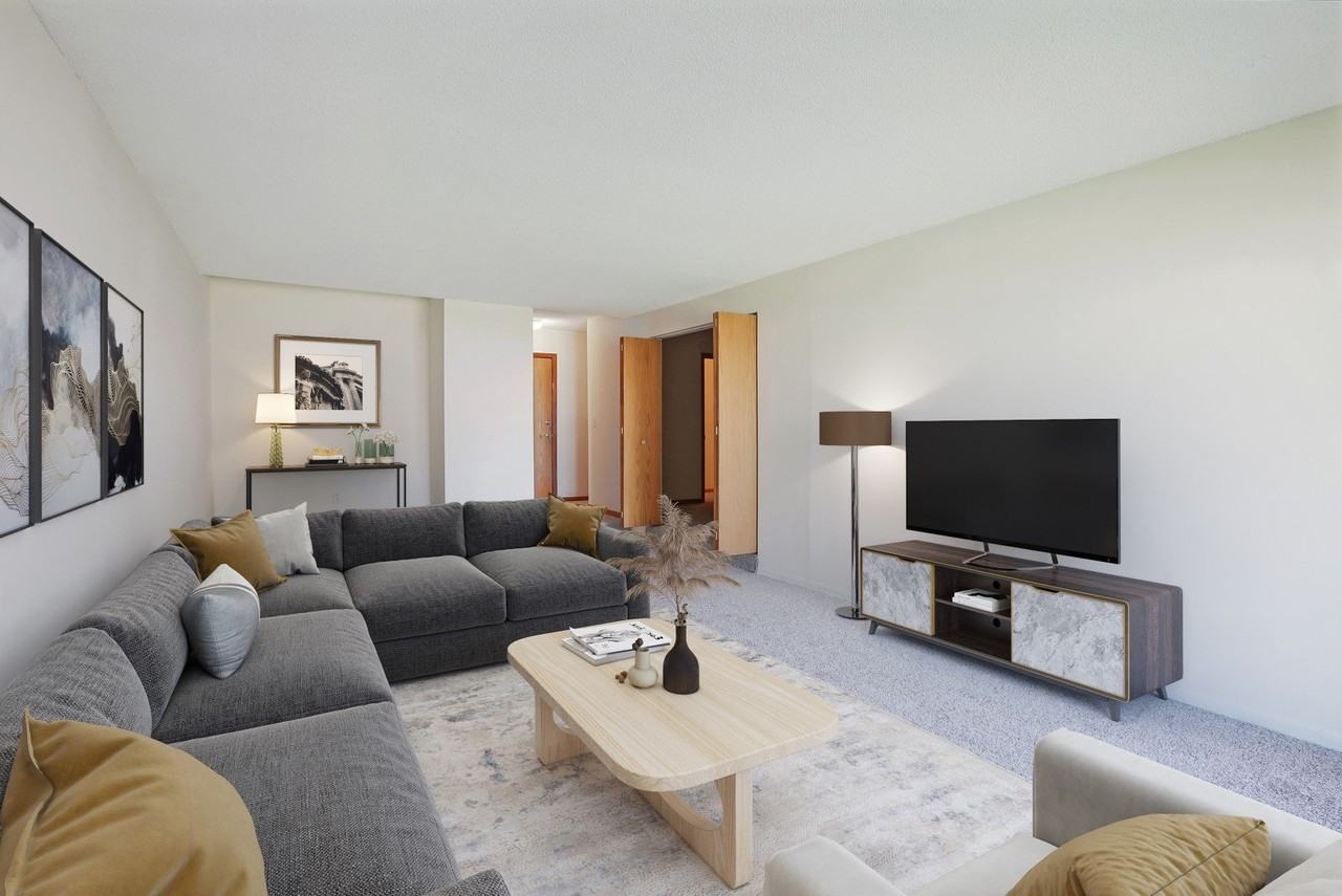 Metropolitan Towers - Photo 4 of 20