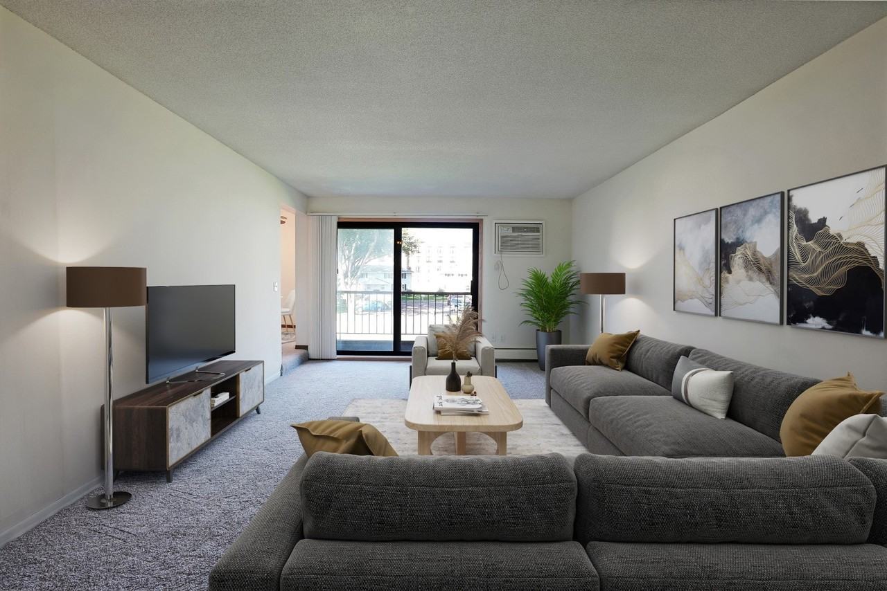 Metropolitan Towers - Photo 5 of 20