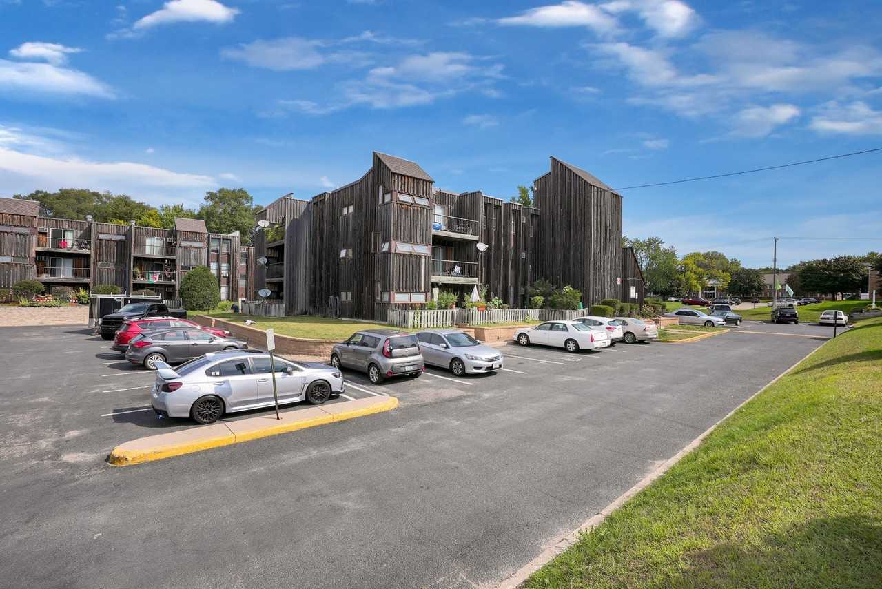 The Arbors - Photo 3 of 16