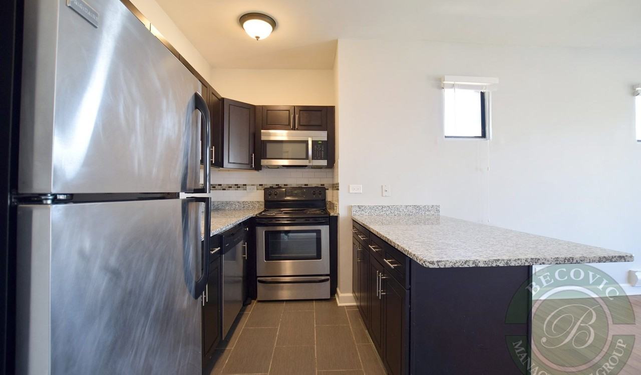 The Dickens Courtyard - Photo 5 of 49