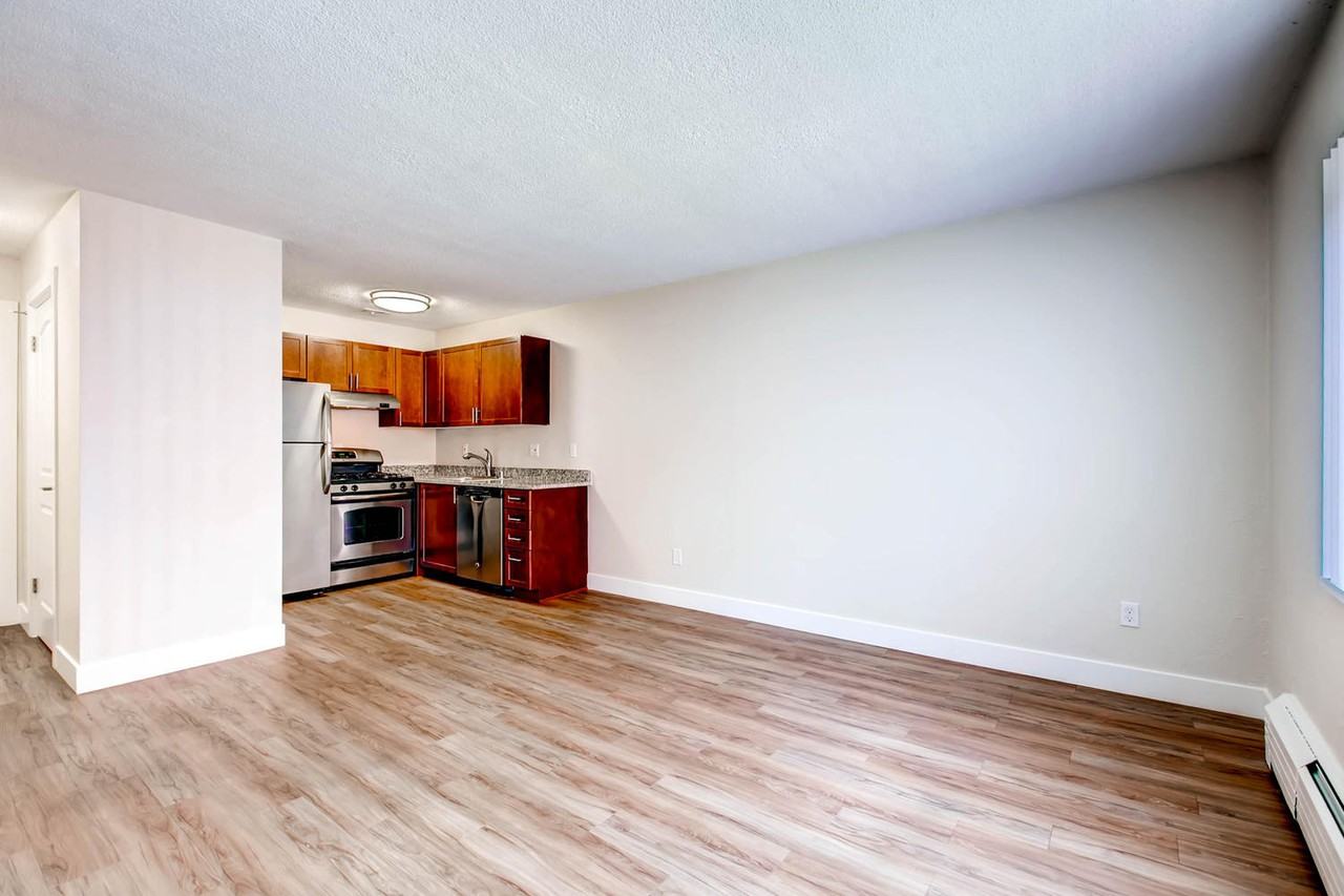 Off Broadway Flats - Photo 6 of 16