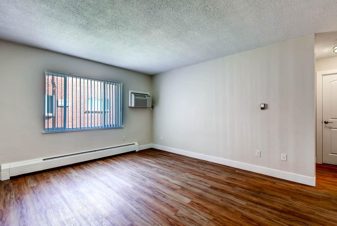 Off Broadway Flats - Photo 5 of 16