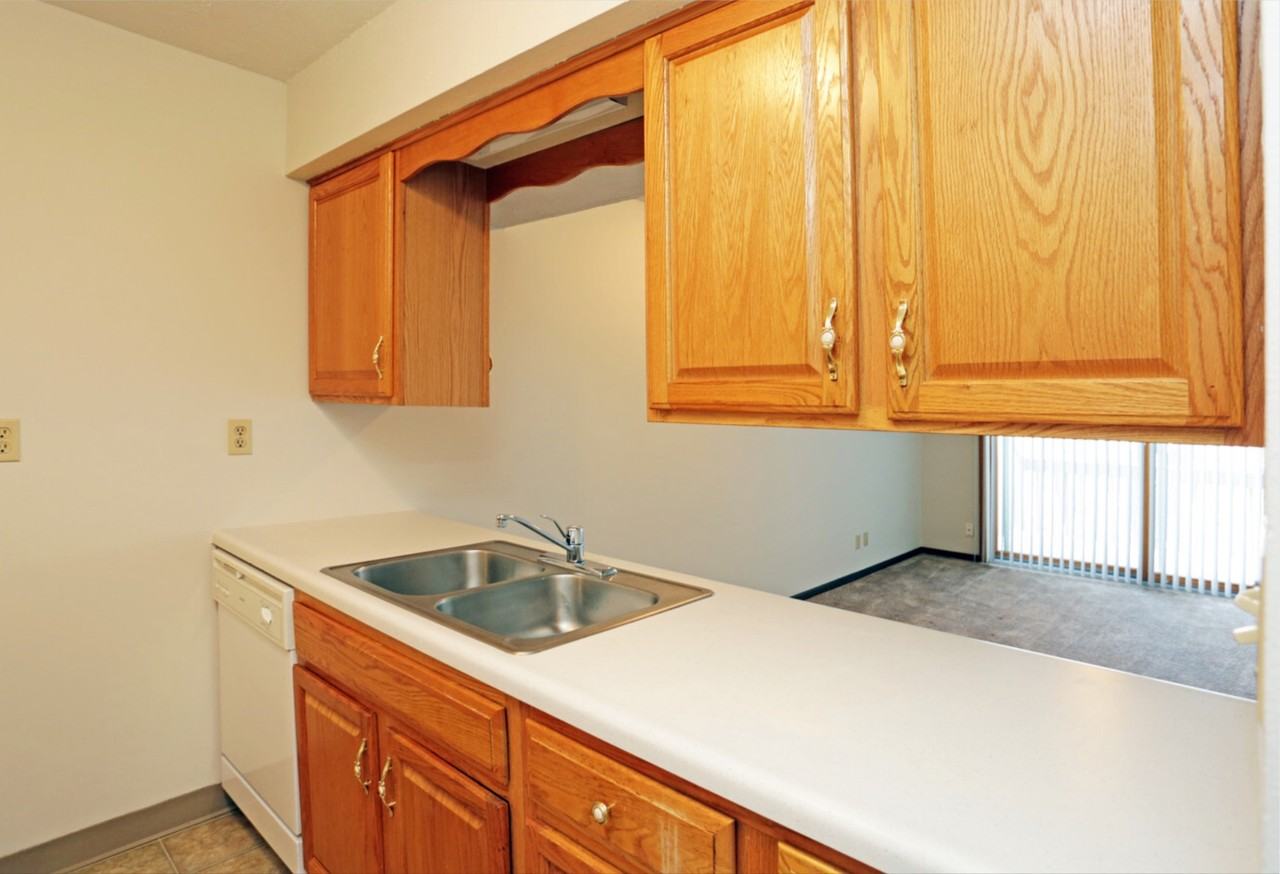 Plaza 93 Apartments - Photo 6 of 50