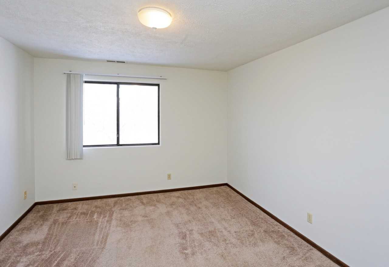 Plaza 93 Apartments - Photo 7 of 50