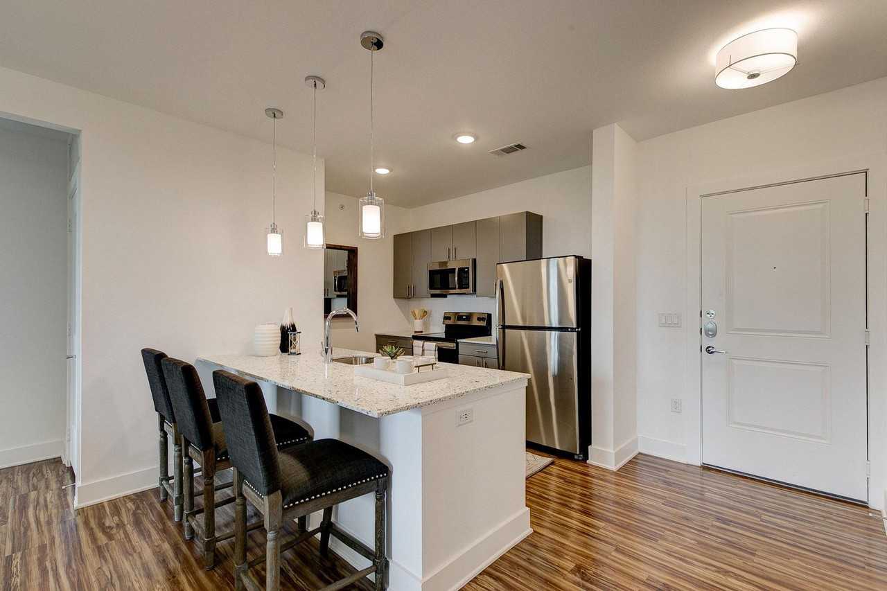 Florence at the Harbor - Photo 2 of 22